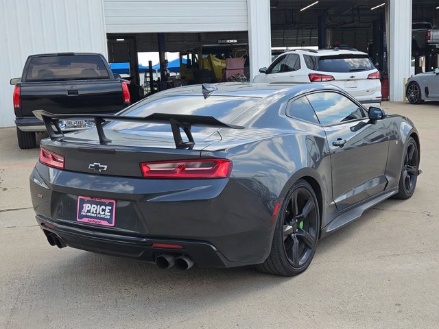 Used 2018 Chevrolet Camaro SS RWD image 5