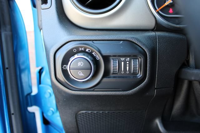 Used 2021 Jeep Gladiator Sport AWD/4WD image 18