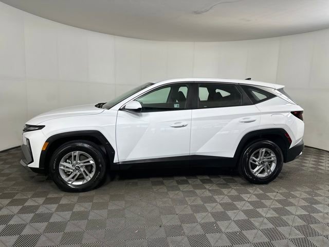 Certified 2025 Hyundai Tucson SE image 6