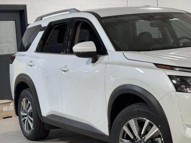New 2025 Nissan Pathfinder SL image 4
