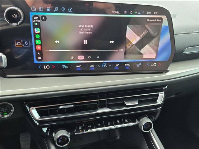 New 2027 Chevrolet Traverse LT w/ Sun and Wheel Package FWD image 12