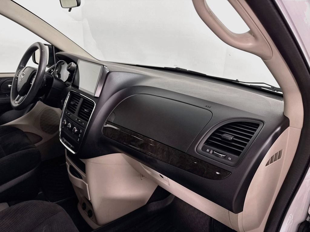Used 2014 Dodge Grand Caravan American Value Package FWD image 28