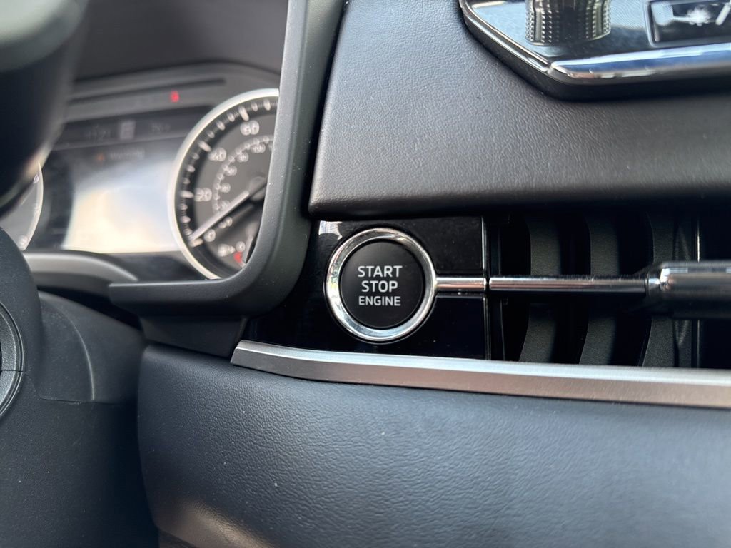 Used 2022 Mitsubishi Outlander SE image 24