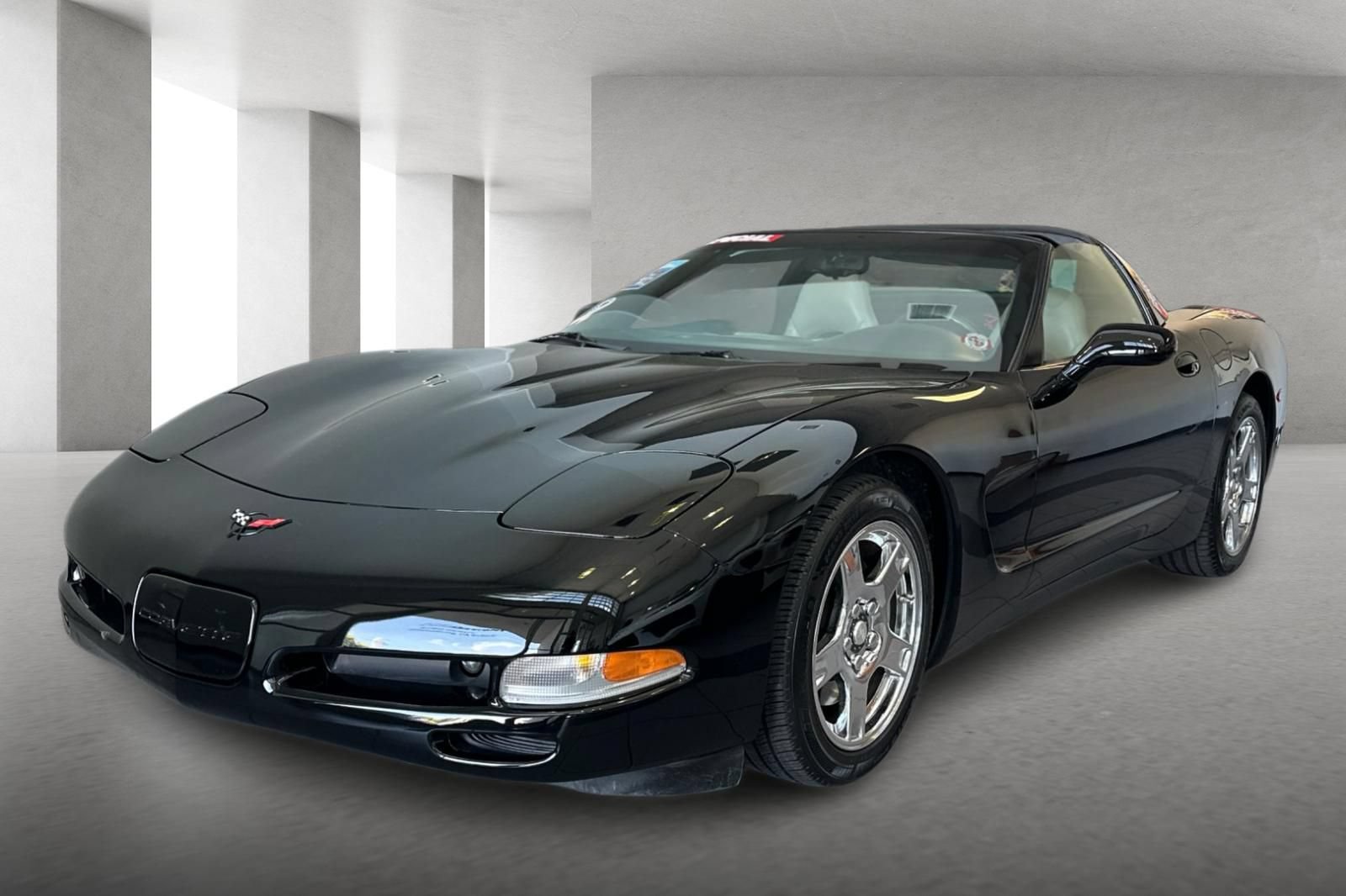 Used 1997 Chevrolet Corvette Coupe RWD image 8