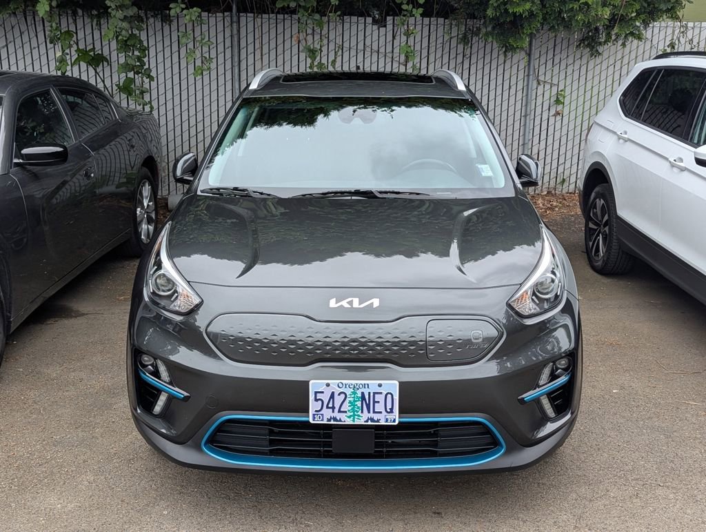Used 2022 Kia Niro EX Premium w/ Cold Weather Package FWD image 11