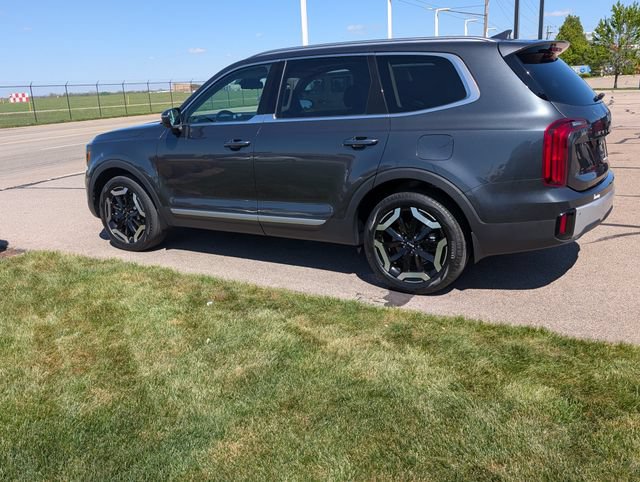 Used 2023 Kia Telluride S w/ S Sunroof Package AWD/4WD image 9