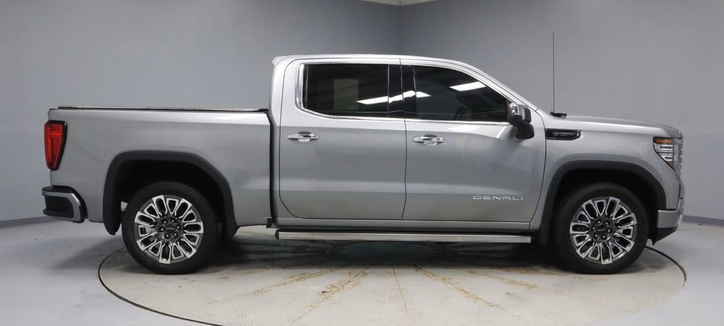 Used 2023 GMC Sierra 1500 Denali Ultimate AWD/4WD image 11