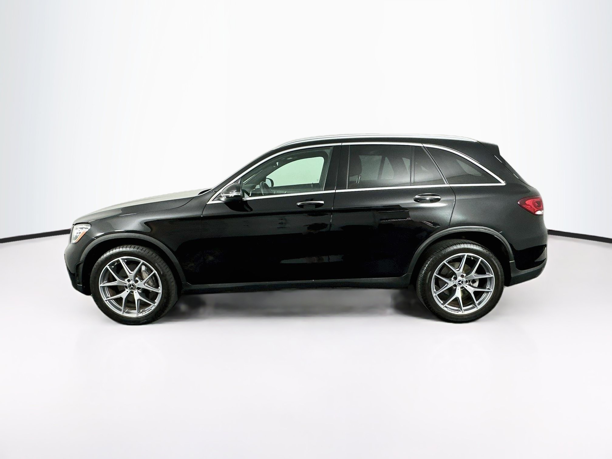 Used 2020 Mercedes-Benz GLC 300 4MATIC image 4