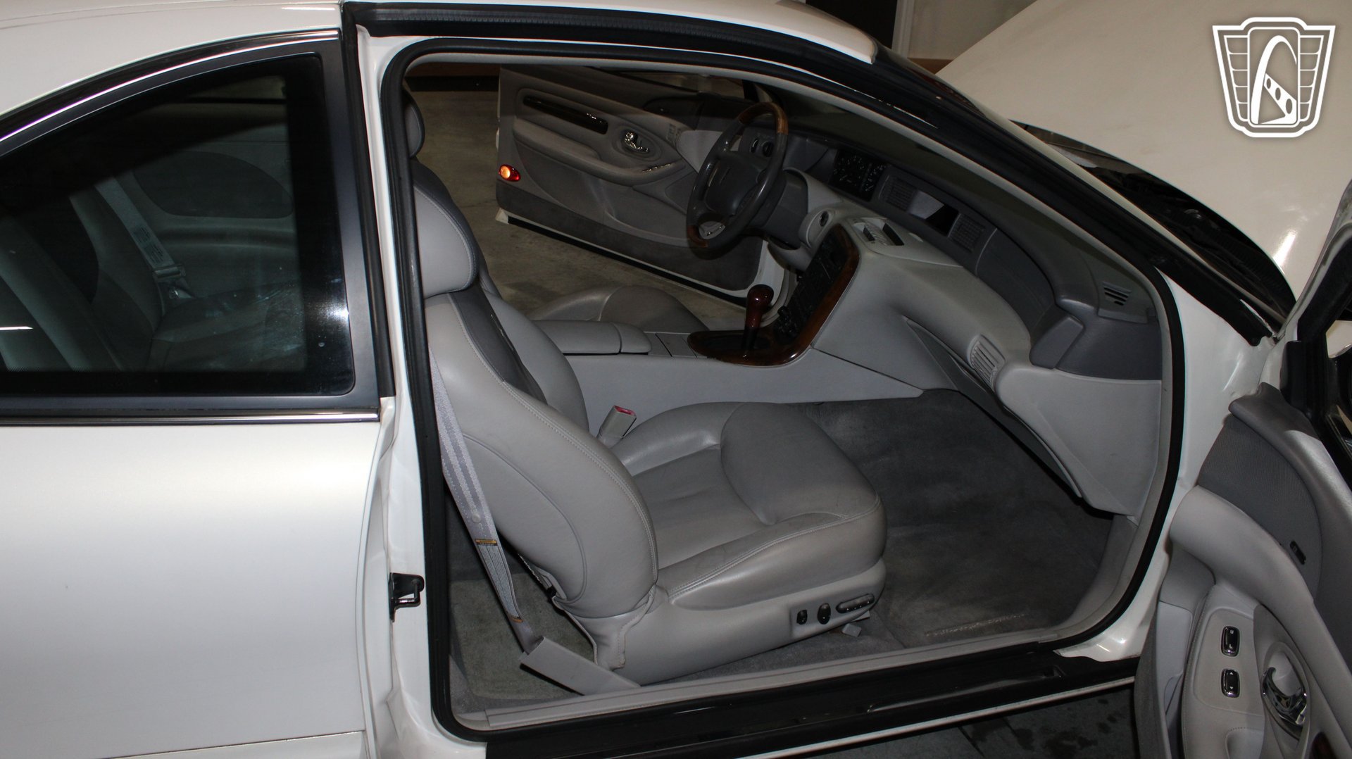Used 1998 Lincoln Mark VIII LSC RWD image 7