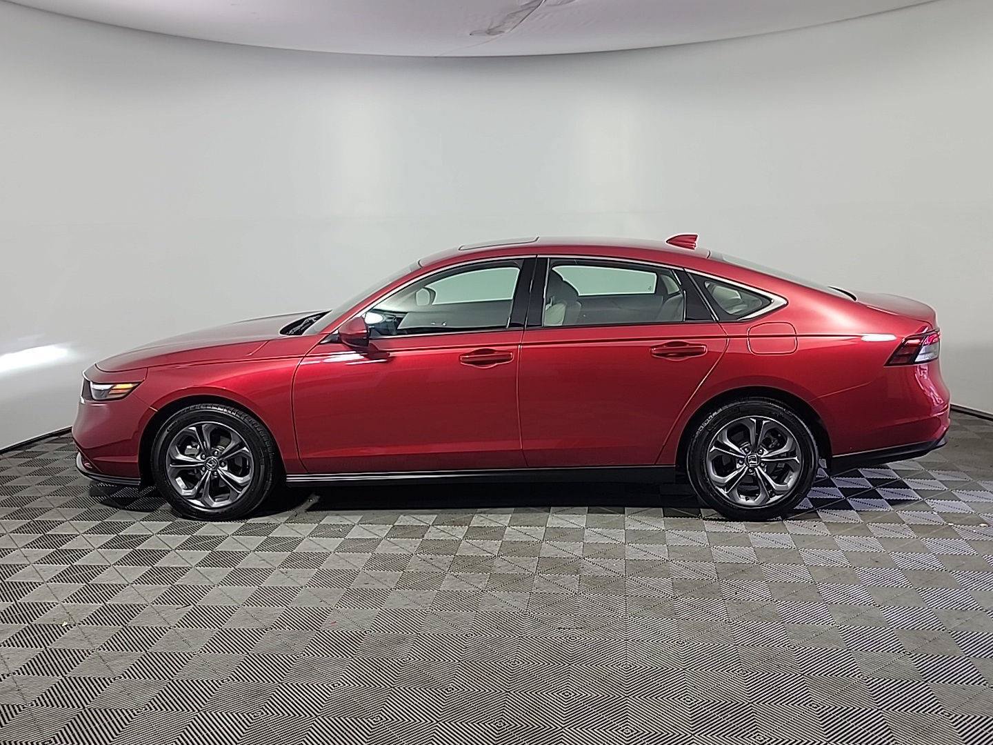 Certified 2024 Honda Accord EX image 9