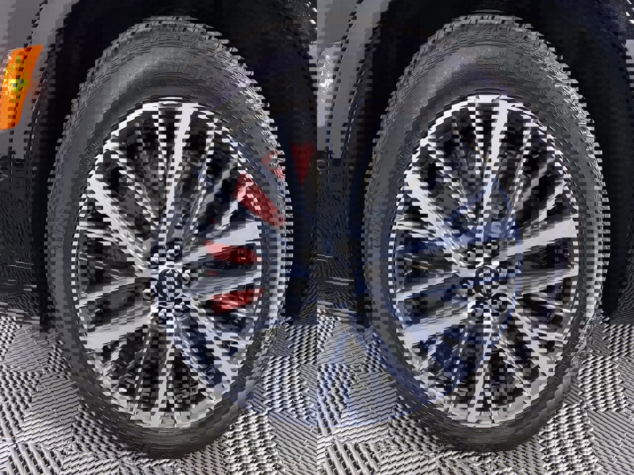 Certified 2024 Cadillac XT6 Sport w/ Technology Package image 17