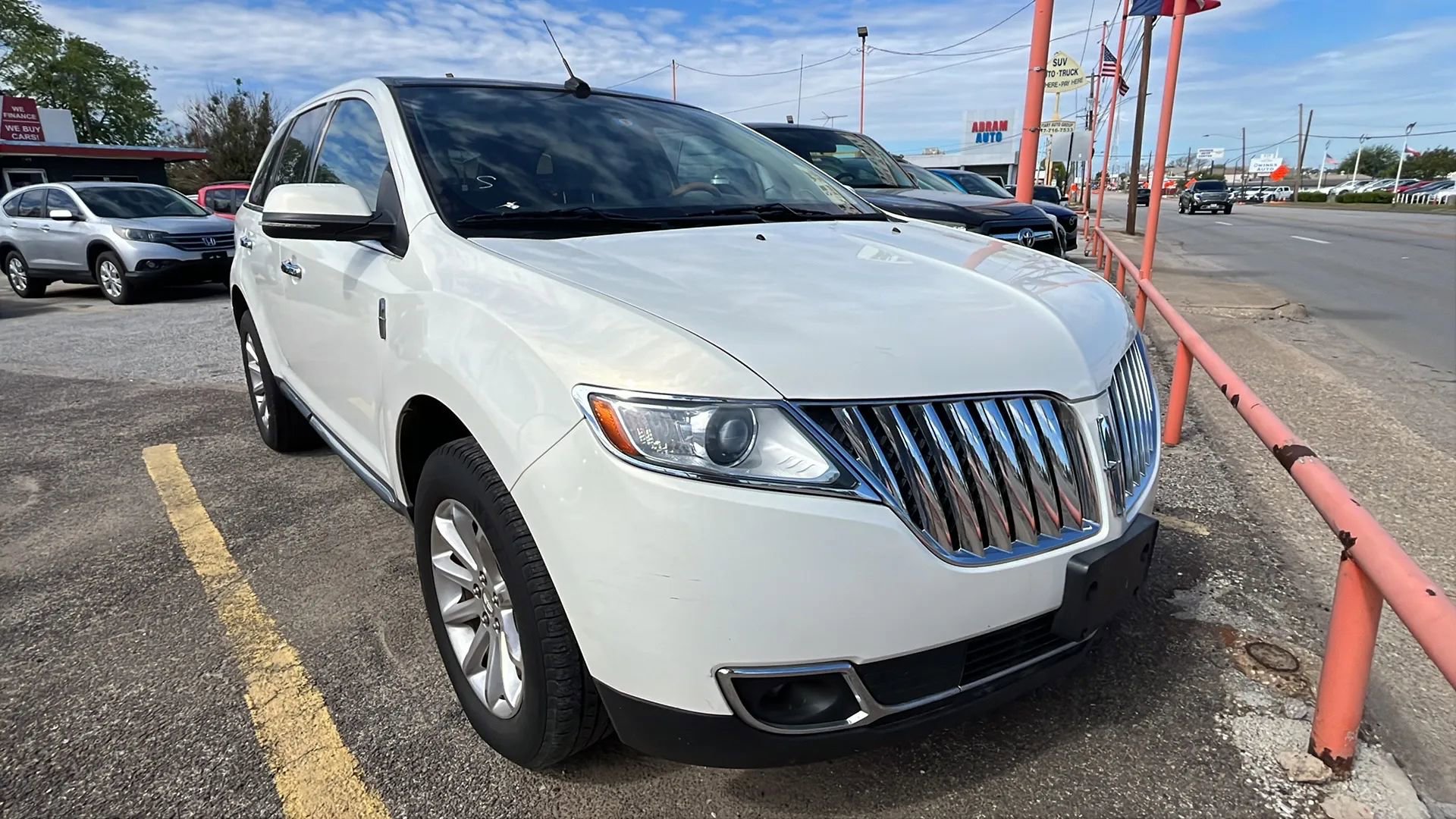 Used 2013 Lincoln MKX AWD image 4