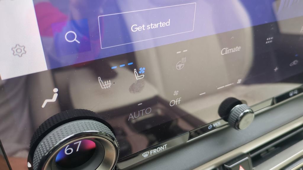 Used 2023 Lexus RX 350 w/ Cold Area Package image 25