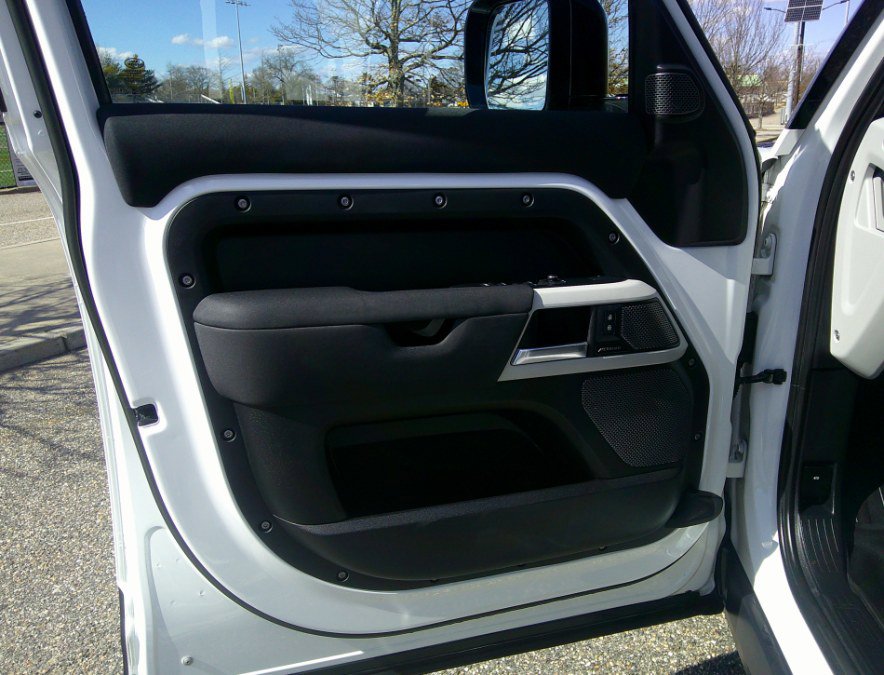 Used 2023 Land Rover Defender 110 S image 22