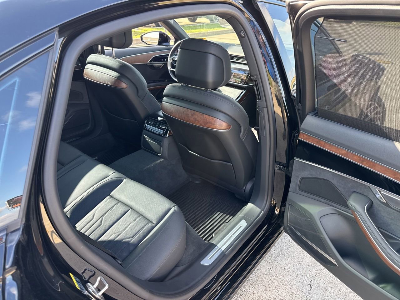 Used 2022 Audi A8 L 3.0T w/ Executive Package AWD/4WD image 13