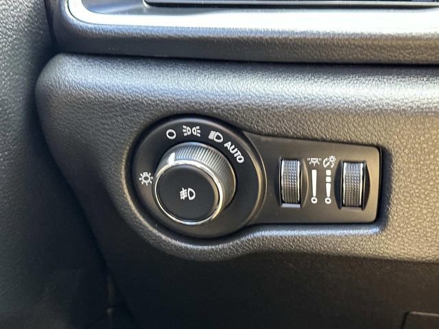 Used 2019 Chrysler Pacifica Touring-L Plus w/ S Appearance Package FWD image 26
