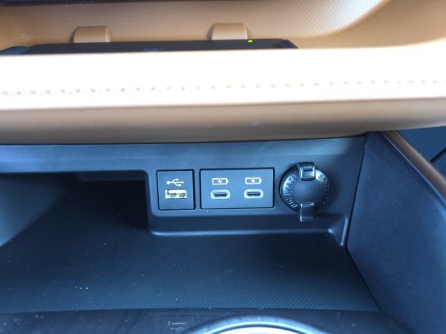 New 2026 Toyota Highlander Platinum image 21