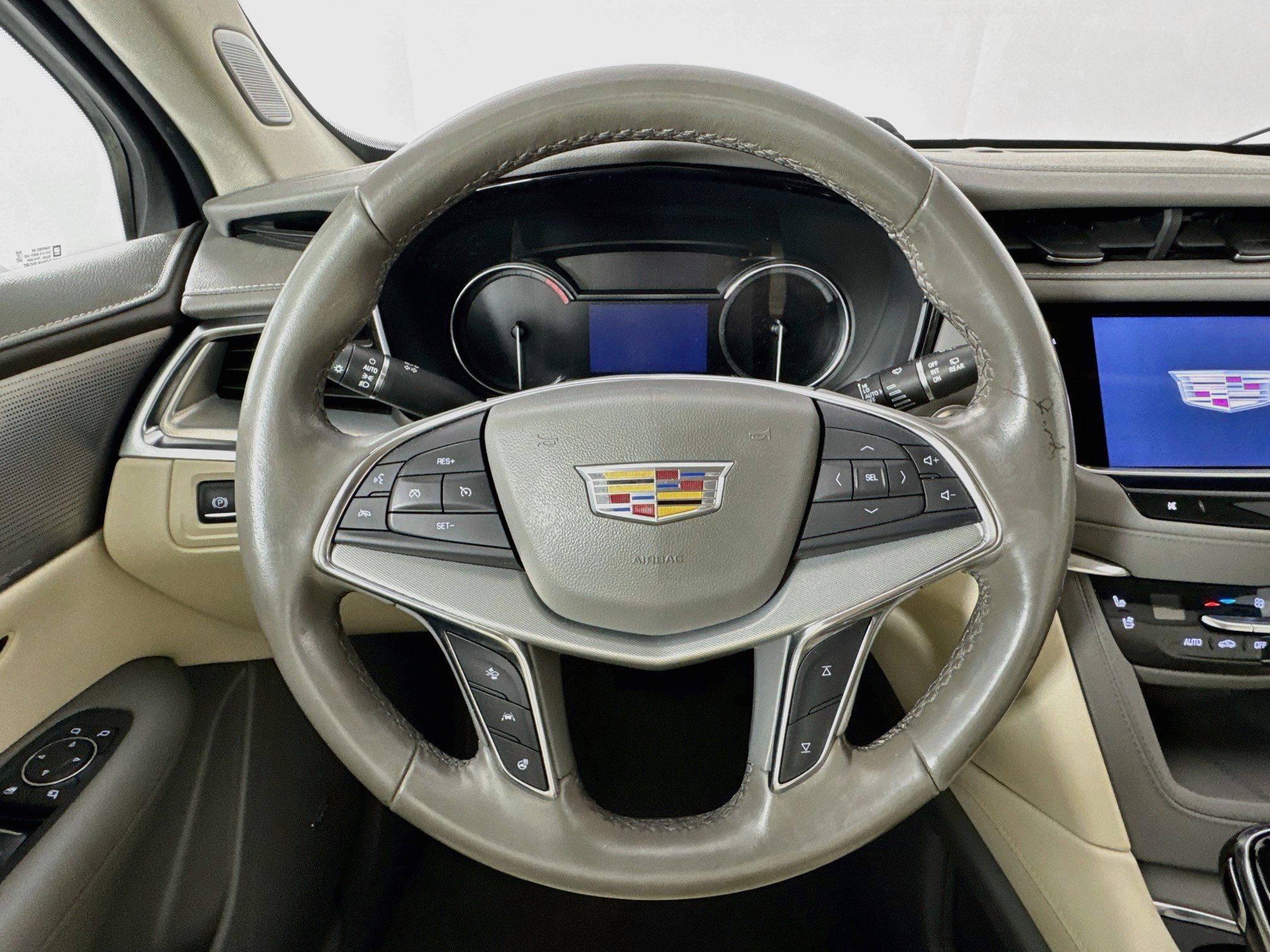 Used 2021 Cadillac XT5 Premium Luxury AWD/4WD image 11
