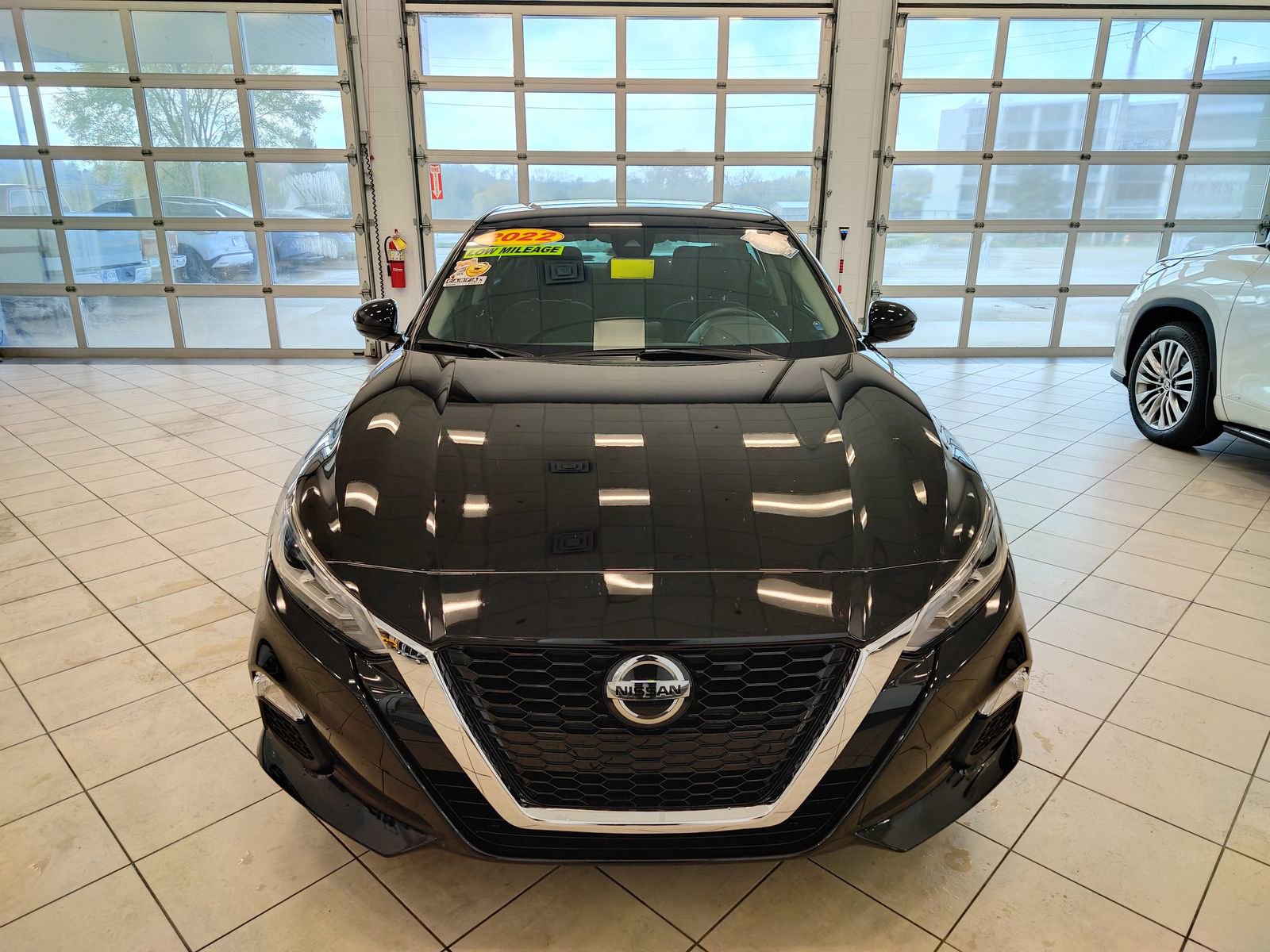 Used 2022 Nissan Altima 2.5 SV w/ SV Premium Package image 9