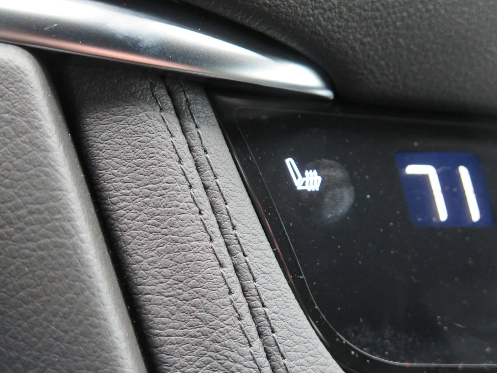 New 2026 Cadillac XT5 Luxury image 16