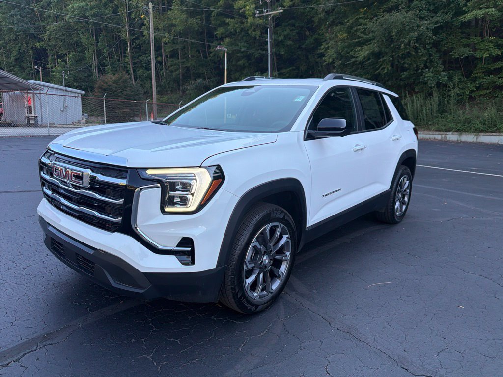 New 2027 GMC Terrain Elevation w/ Elevation Premium Package AWD/4WD image 2