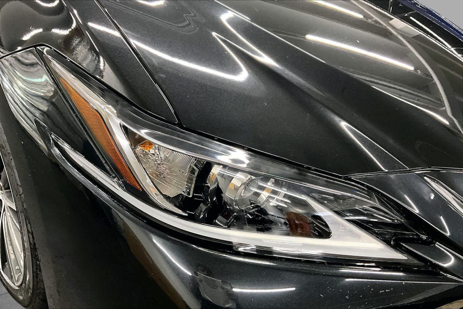 Used 2025 Lexus ES 300h w/ Premium Package FWD image 28