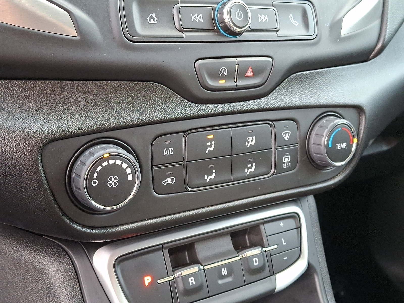 Certified 2024 GMC Terrain SLE FWD image 17
