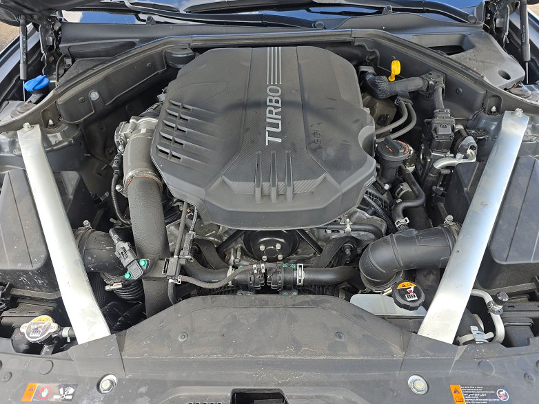Used 2023 Genesis G70 3.3T w/ Sport Prestige Package RWD image 8