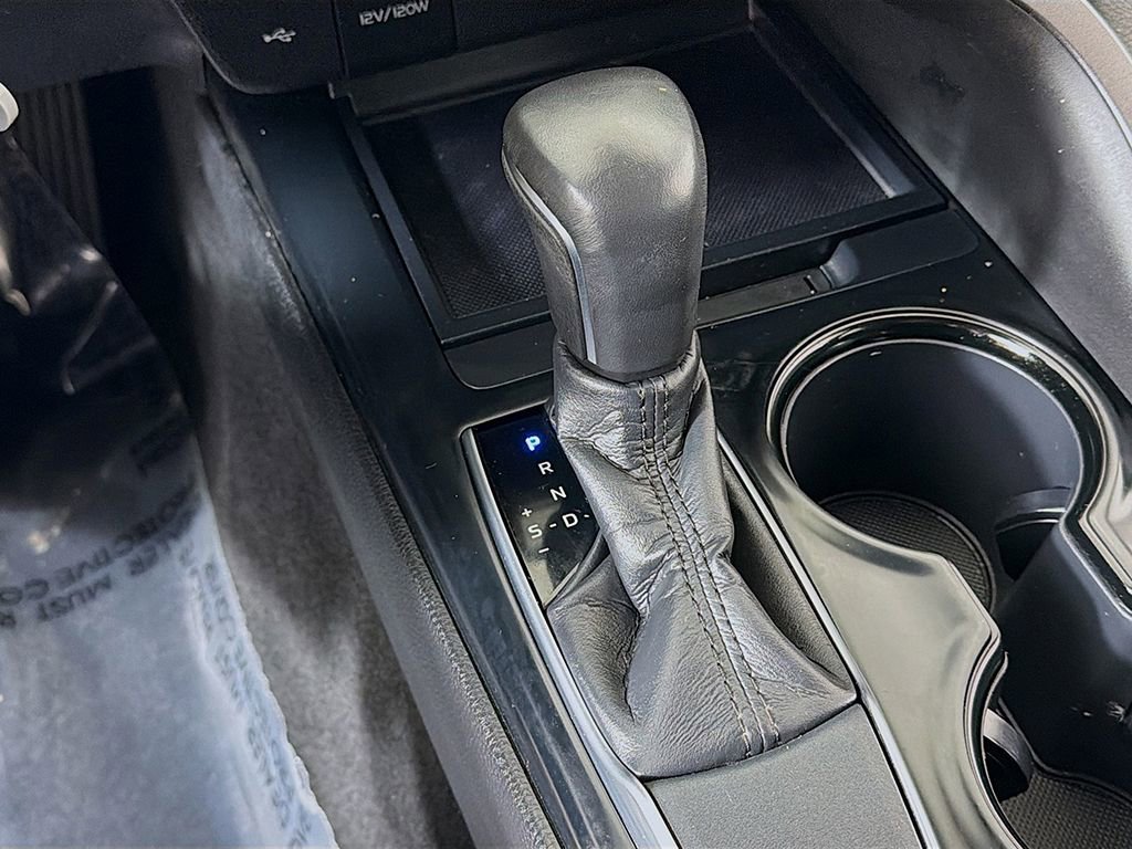 Used 2020 Toyota Camry SE image 32