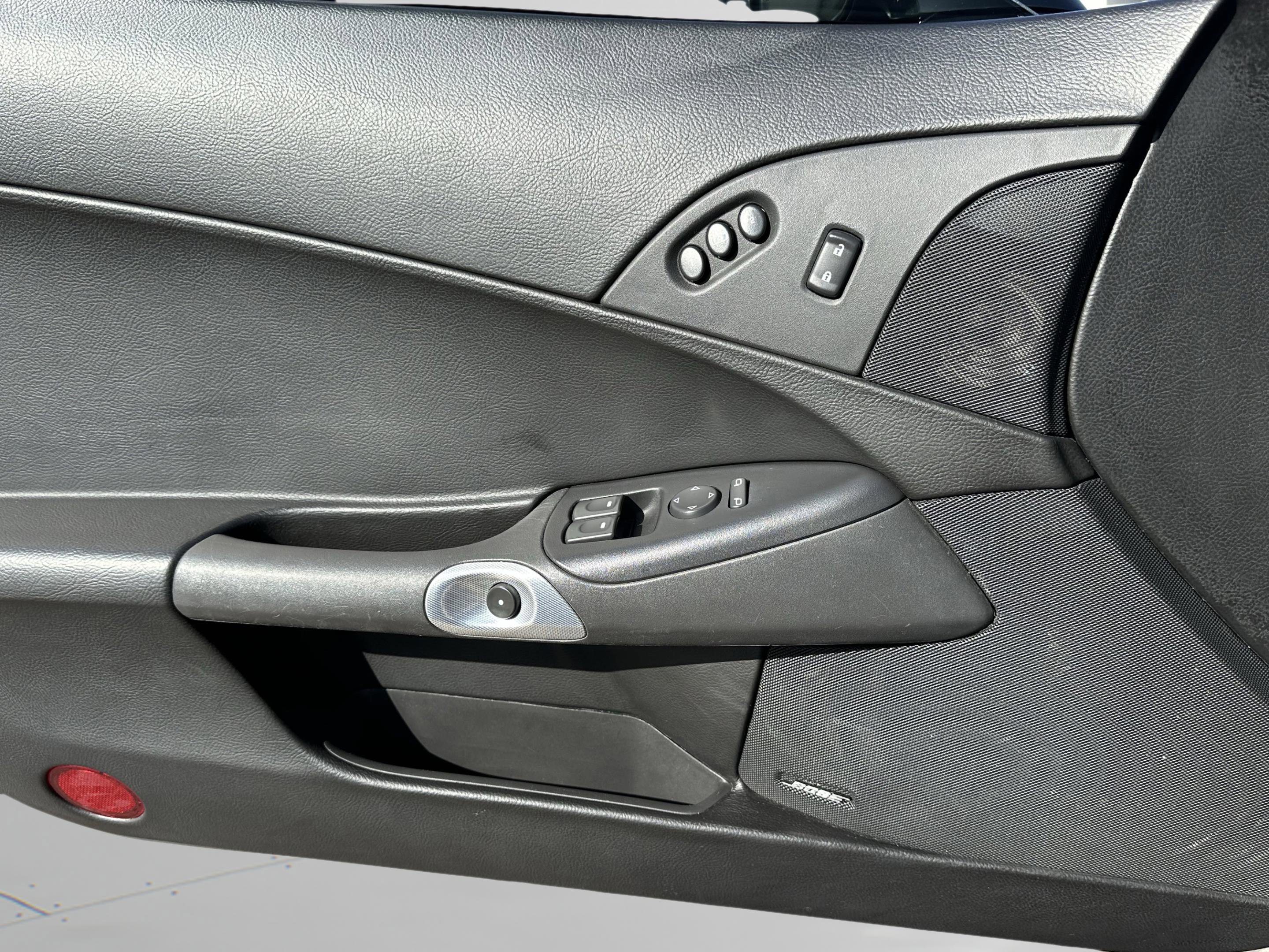 Used 2006 Chevrolet Corvette Coupe w/ Preferred Equipment Group image 17