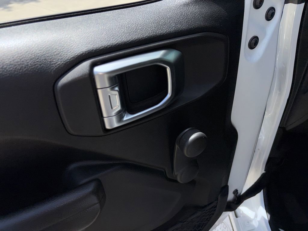 Used 2020 Jeep Gladiator Sport AWD/4WD image 16