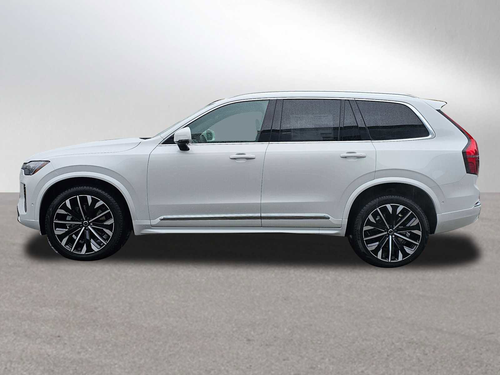 New 2026 Volvo XC90 B6 Plus w/ Protection Package Premier image 4