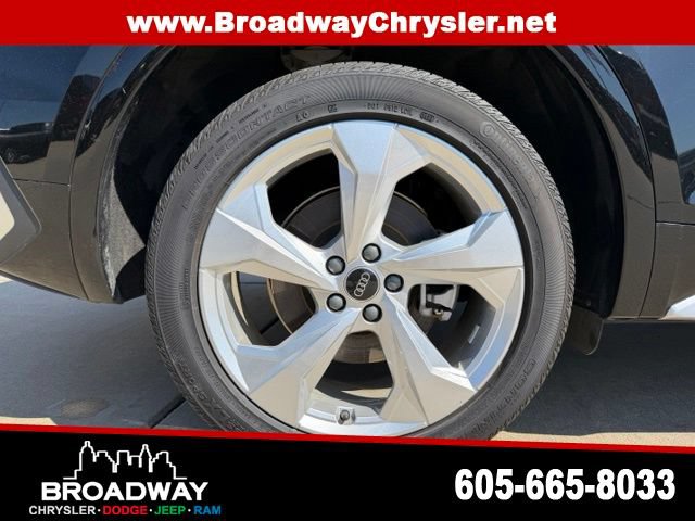 Used 2023 Audi Q5 2.0T Premium Plus w/ Premium Plus Package AWD/4WD image 9