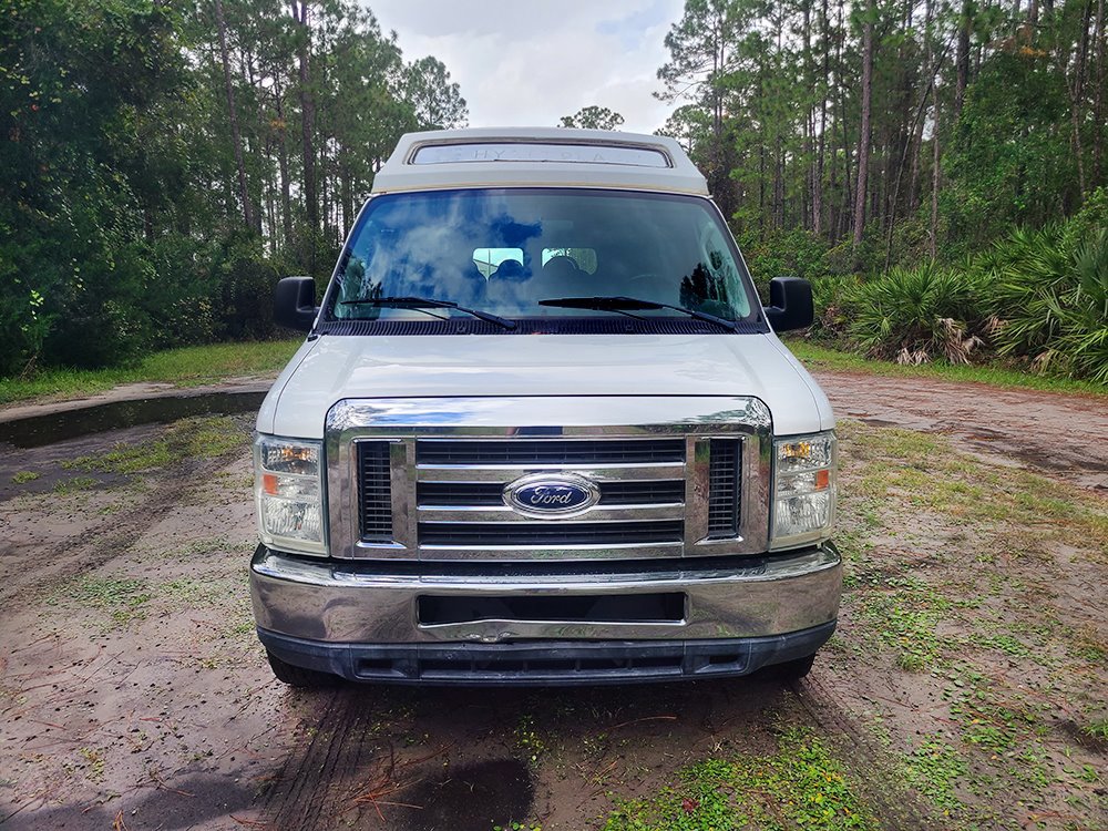 Used 2009 Ford E-250 and Econoline 250 Extended RWD image 2