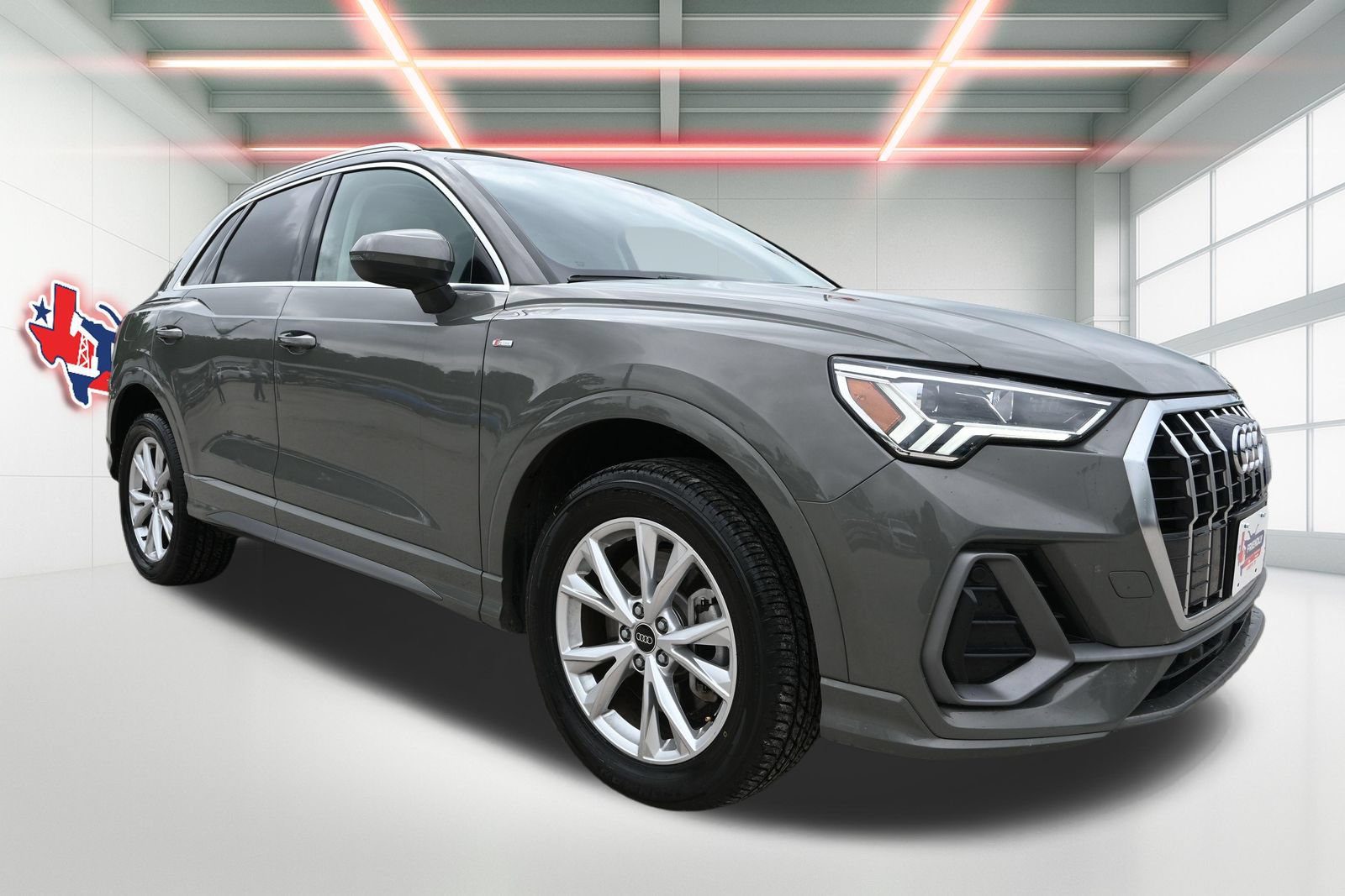 Used 2023 Audi Q3 2.0T Premium AWD/4WD image 4