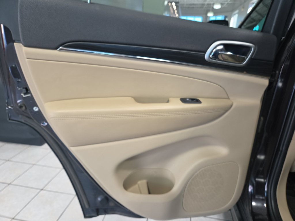 Used 2019 Jeep Grand Cherokee Limited AWD/4WD image 26