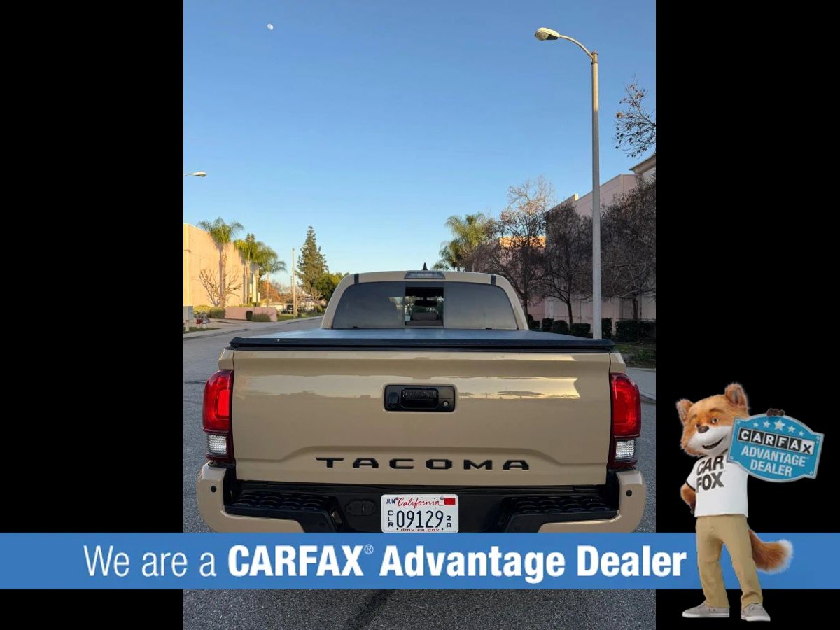 Used 2017 Toyota Tacoma TRD Off-Road w/ Premium & Technology Package image 13