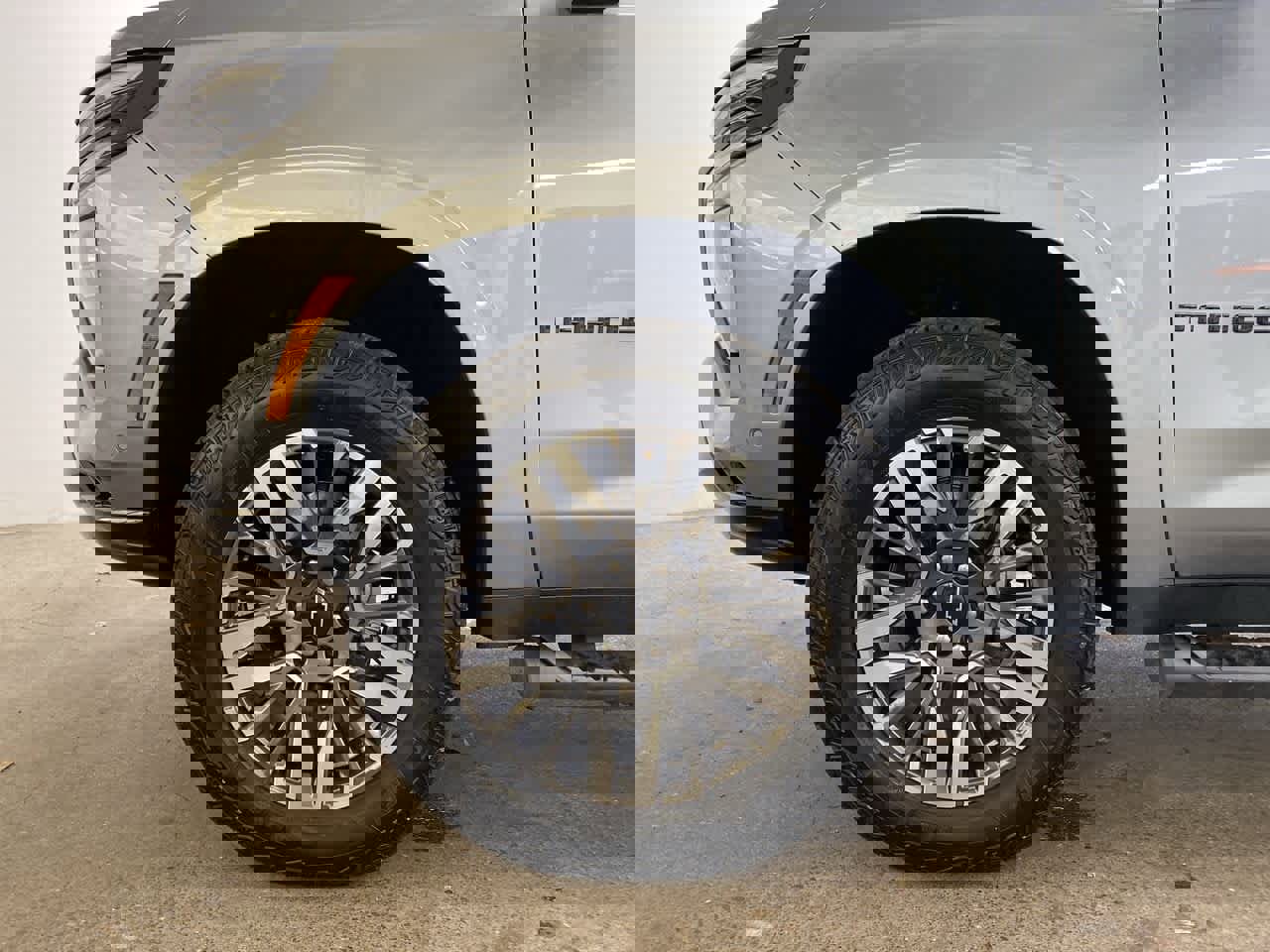 Used 2025 Chevrolet Tahoe Z71 image 12