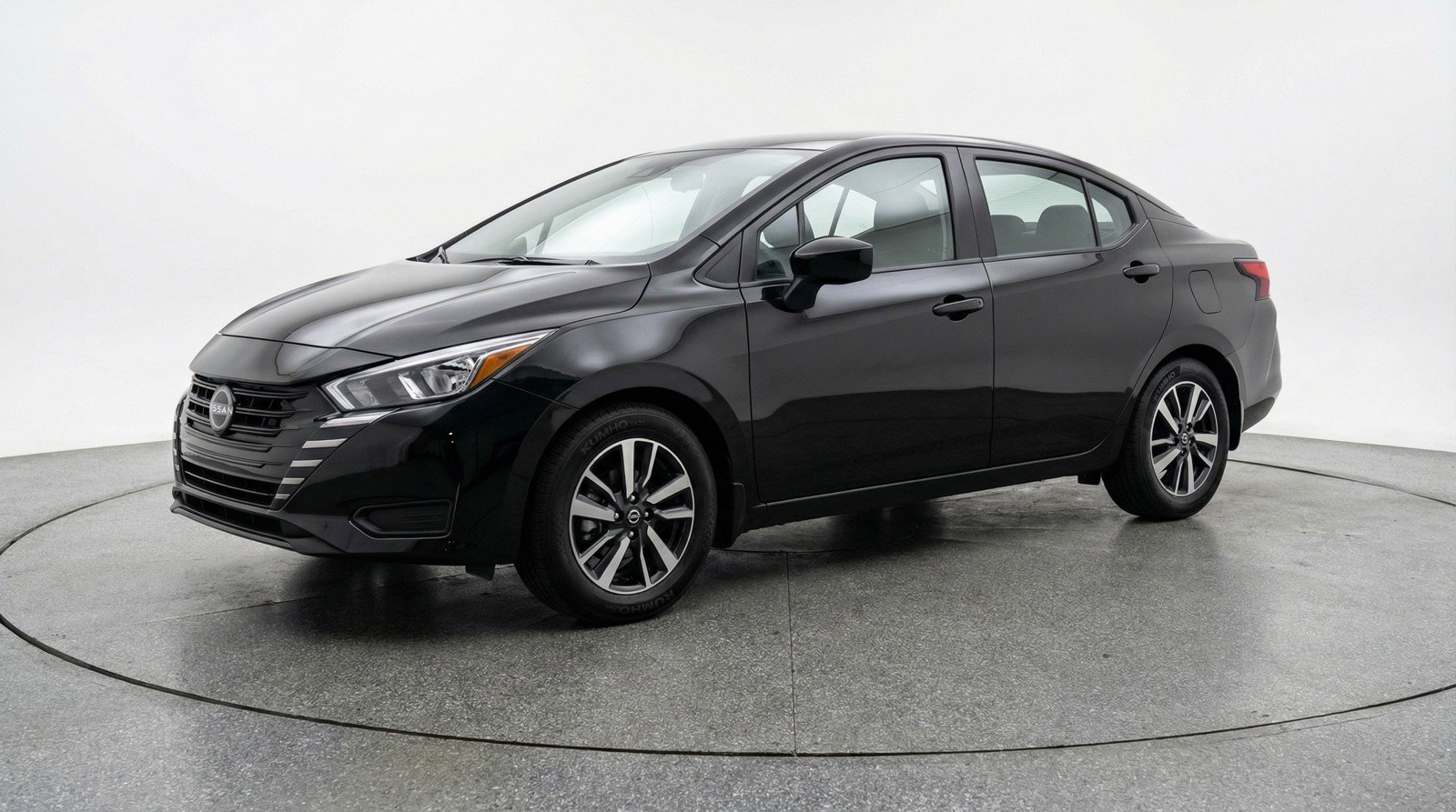 Used 2025 Nissan Versa SV image 3