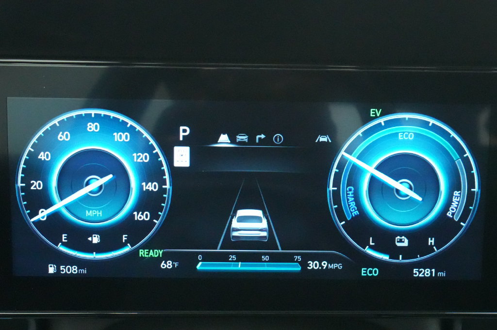 Certified 2025 Hyundai Elantra Limited FWD image 55