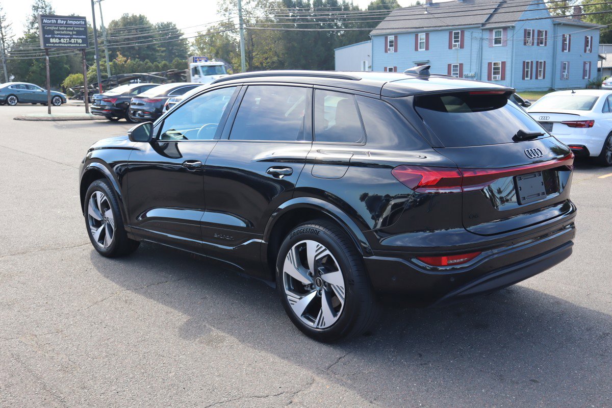 Used 2025 Audi Q6 e-tron Premium Plus image 7
