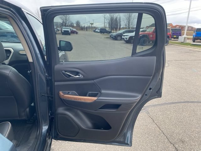 Used 2019 GMC Acadia Denali w/ Technology Package AWD/4WD image 29