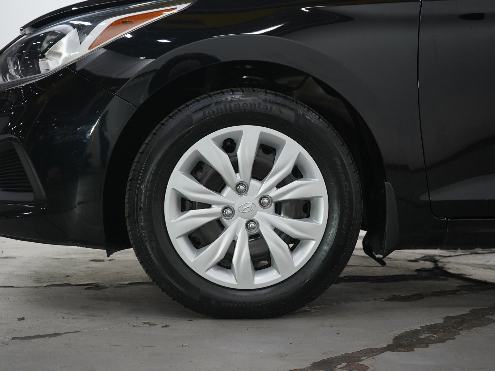 Used 2019 Hyundai Accent SE FWD image 28