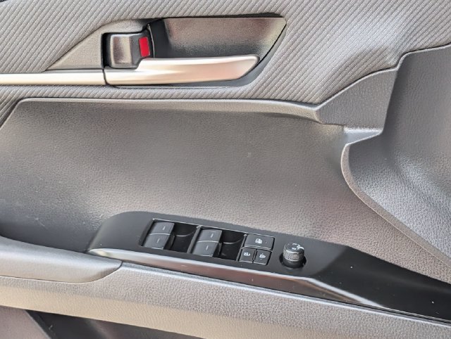Used 2025 Toyota Camry SE FWD image 23