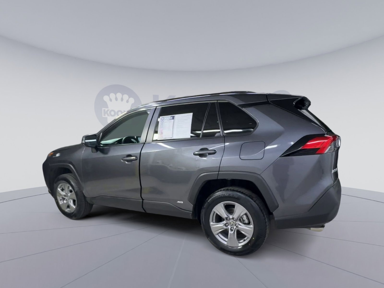 Used 2025 Toyota RAV4 LE image 8