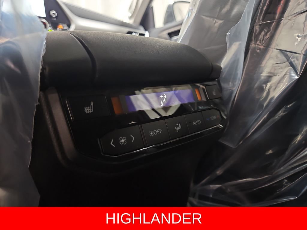 New 2026 Toyota Highlander Platinum image 26