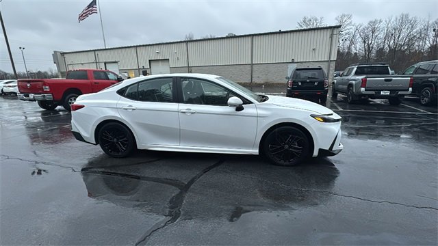 Used 2025 Toyota Camry SE image 28