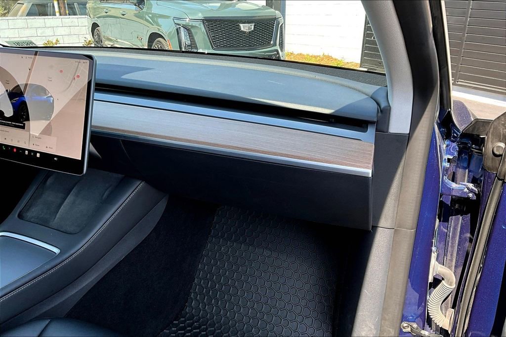 Used 2023 Tesla Model Y Long Range image 17