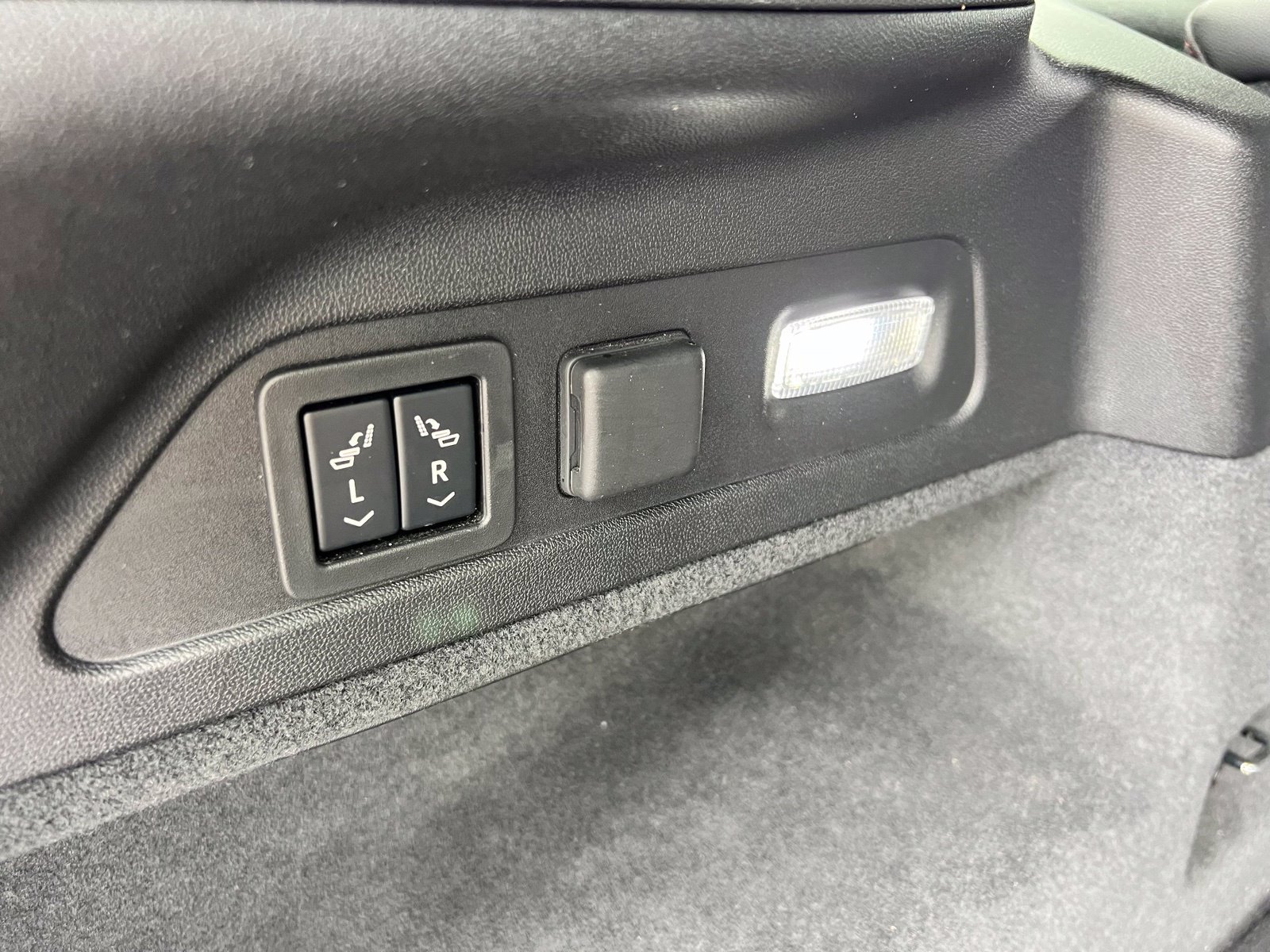 Used 2024 Acura ZDX A-Spec RWD image 22