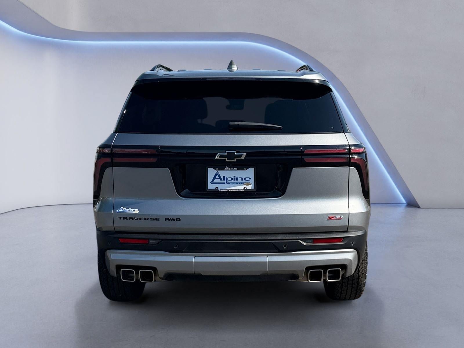 Used 2025 Chevrolet Traverse Z71 AWD/4WD image 4